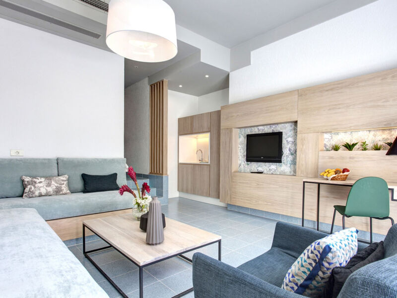 Plus Fariones Suite Hotel