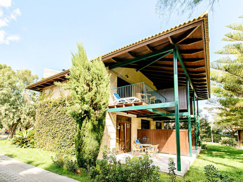 Port Blue Cl. Pollentia Village