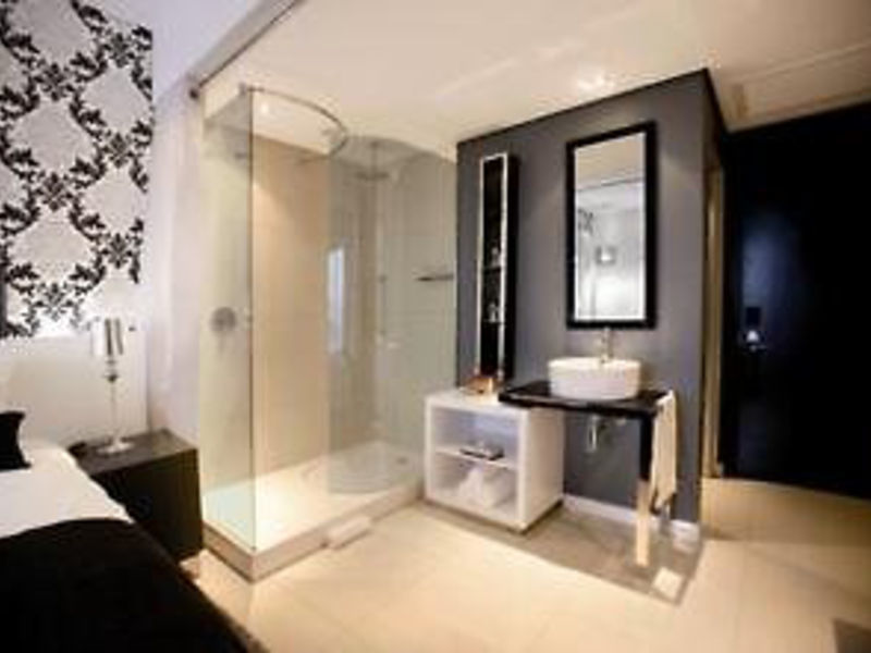 Protea Fire & Ice Melrose Arch