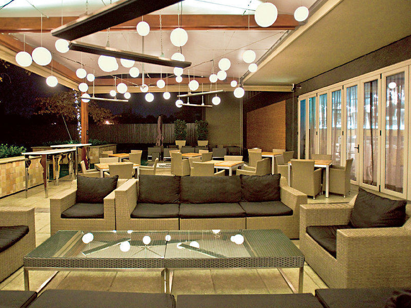 Protea Fire & Ice Melrose Arch