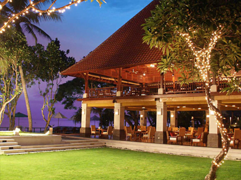 Puri Santrian Resort & Spa
