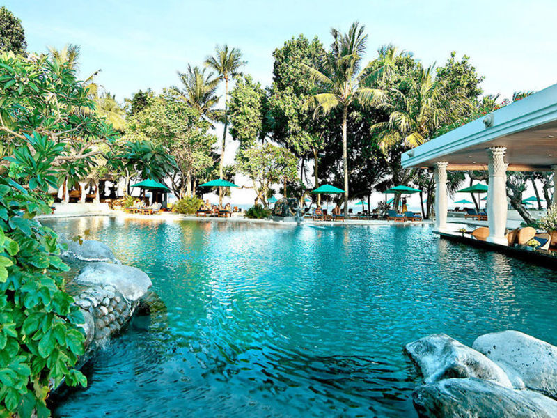 Puri Santrian Resort & Spa
