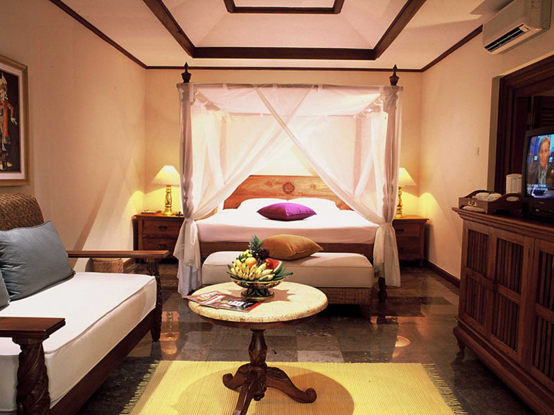 Puri Santrian Resort & Spa