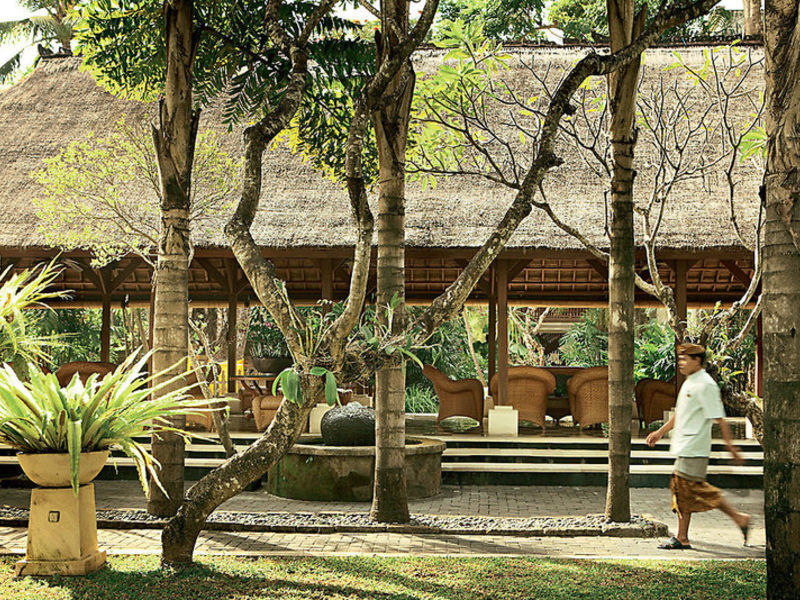 Puri Santrian Resort & Spa