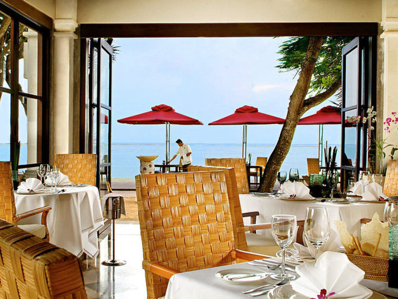 Puri Santrian Resort & Spa