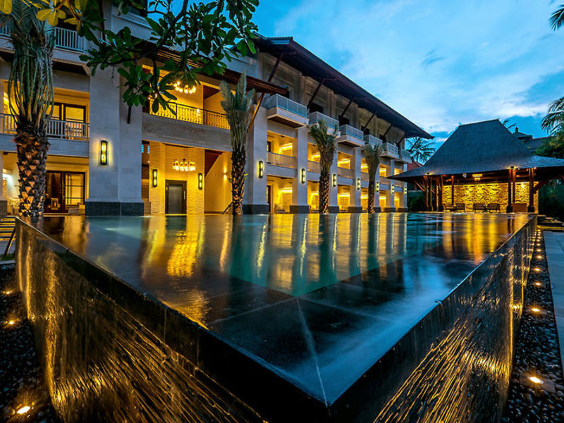 Puri Santrian Resort & Spa