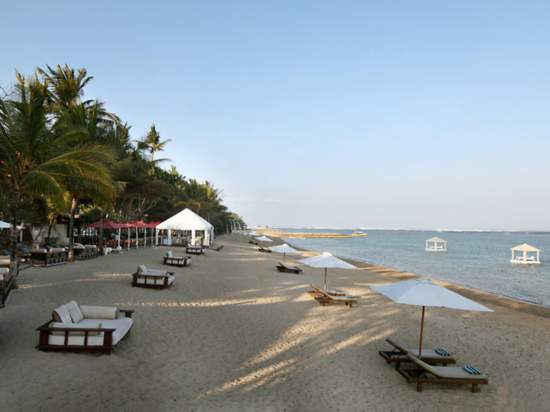 Puri Santrian Resort & Spa