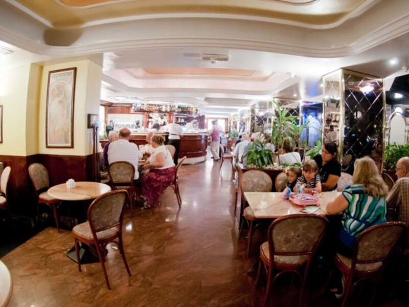 Qawra Palace Resort & Spa