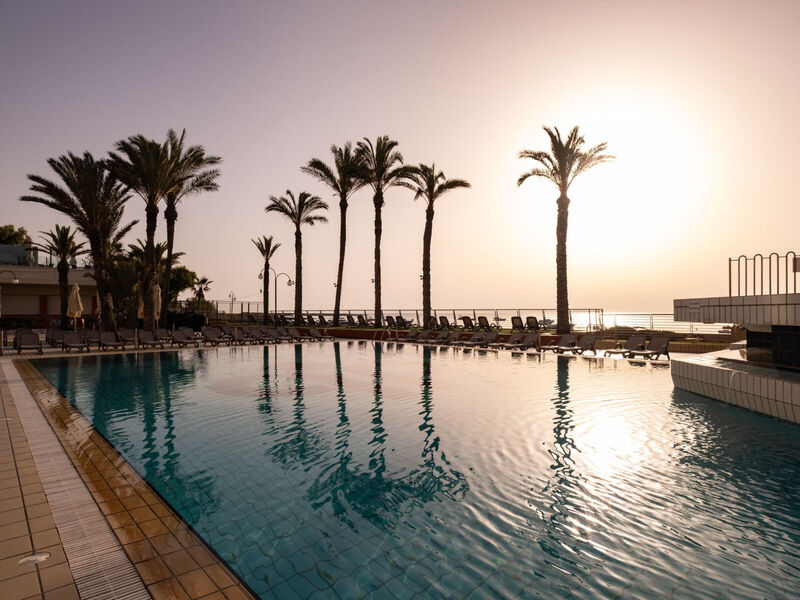 Qawra Palace Resort & Spa