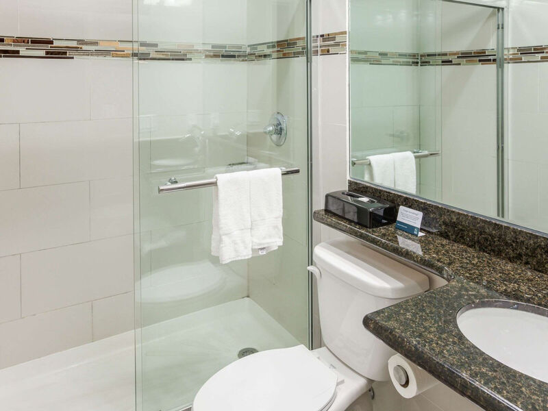 Quality Inn Near Sunset Park