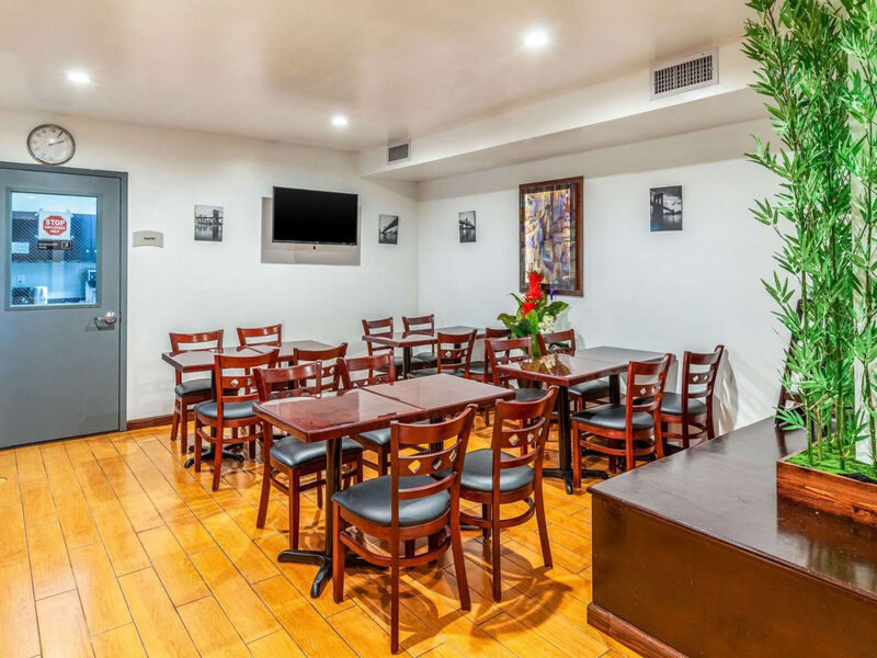 Quality Inn Near Sunset Park