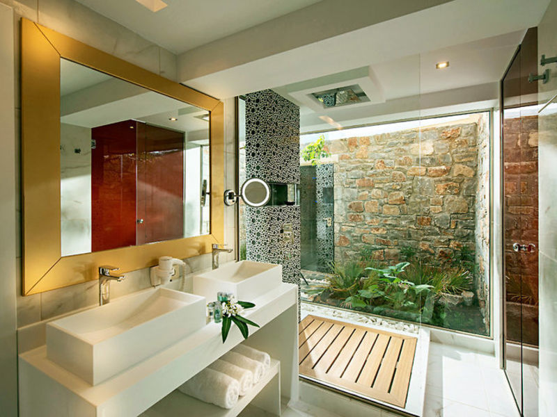 Radisson Blu Beach Resort