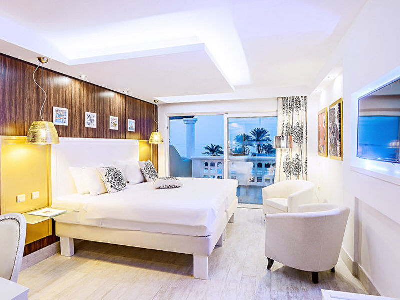 Radisson Blu Beach Resort