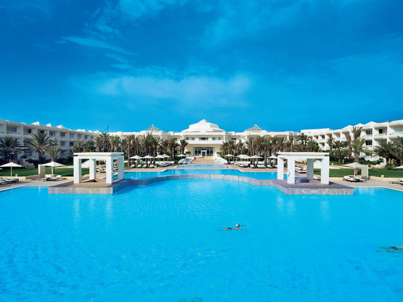 Radisson Blu Palace Resort