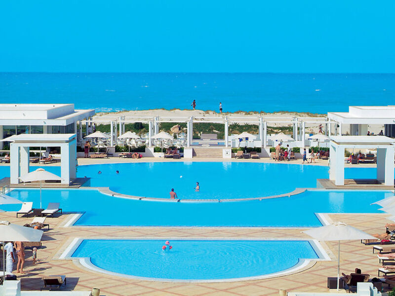 Radisson Blu Palace Resort & T
