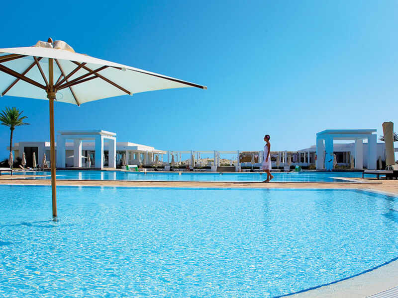 Radisson Blu Palace Resort & T