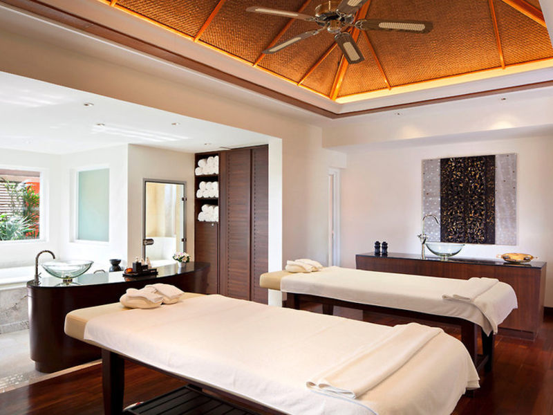 Radisson Blu Plaza Resort