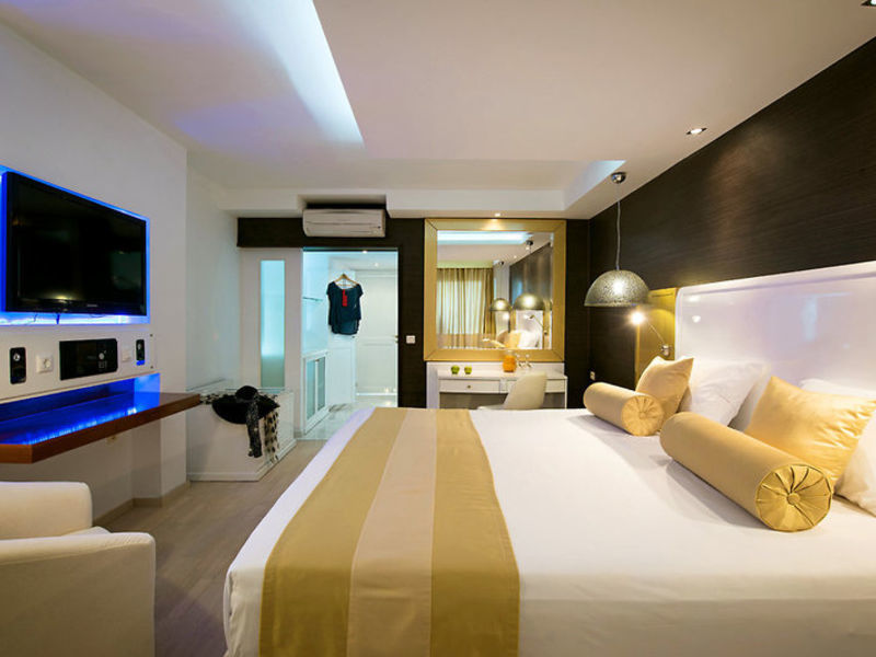 Radisson Blue Beach Resort