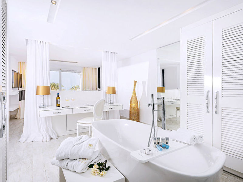 Radisson Blue Beach Resort