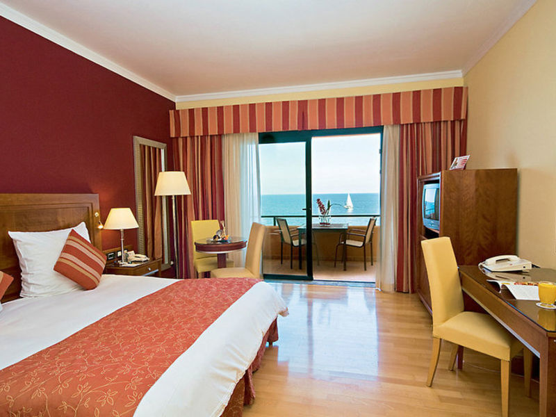 Radisson SAS Bay Point Re