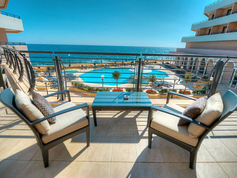 Radisson SAS Bay Point Re