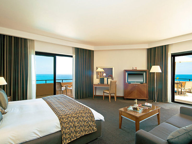 Radisson SAS Bay Point Re