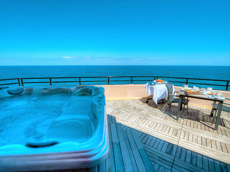 Radisson SAS Bay Point Re