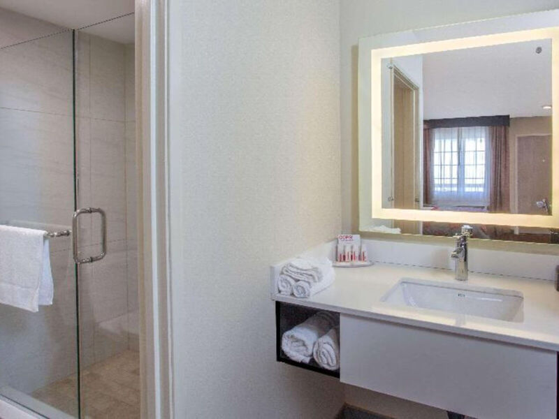 Ramada By Wyndham Culver City