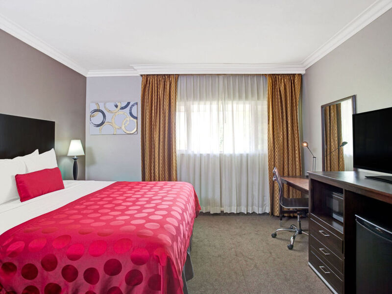 Ramada By Wyndham Los Angeles/Downtown West