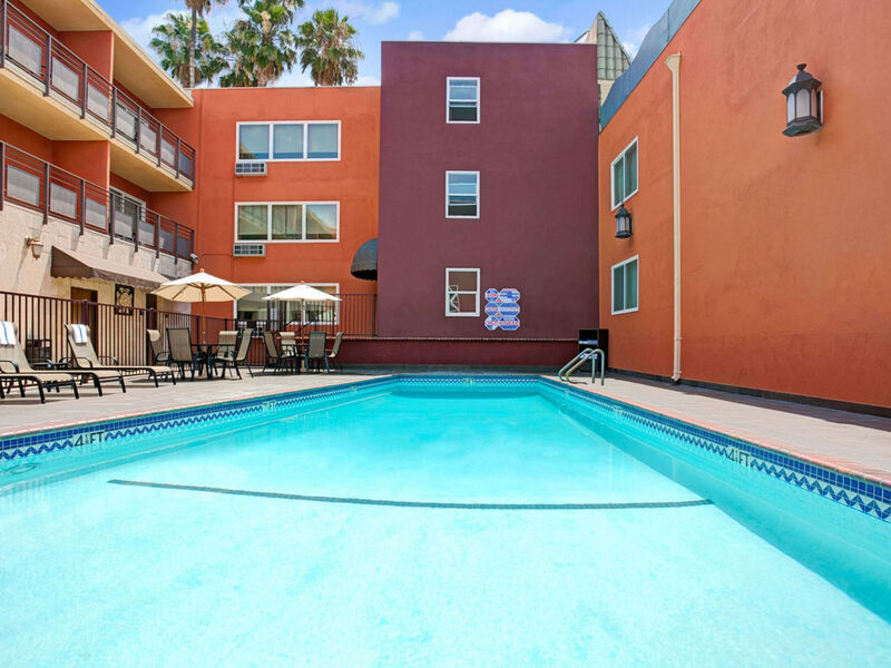 Ramada By Wyndham Los Angeles/Downtown West