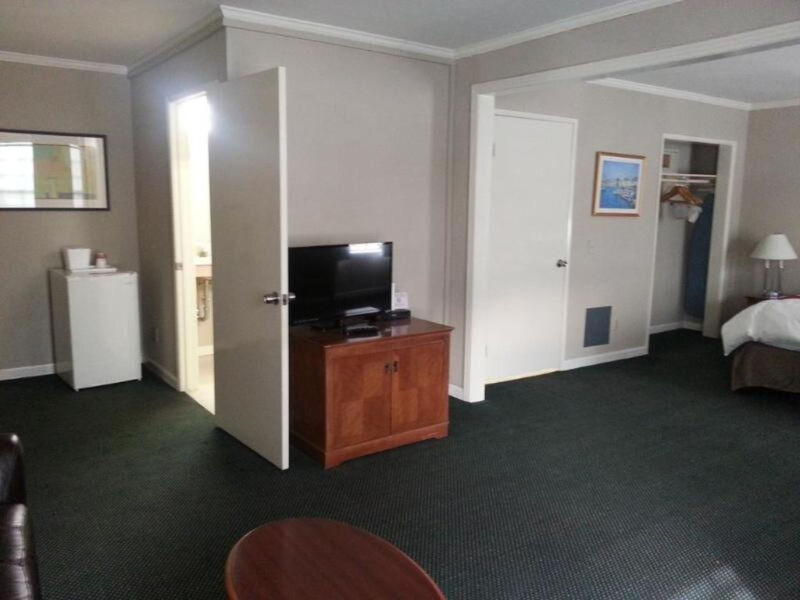 Ramada By Wyndham Los Angeles/Koreatown West