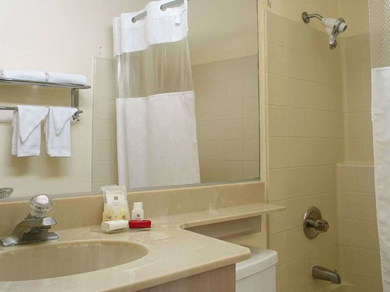 Ramada By Wyndham Los Angeles/Koreatown West