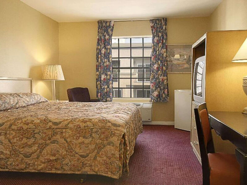 Ramada By Wyndham Los Angeles/Koreatown West