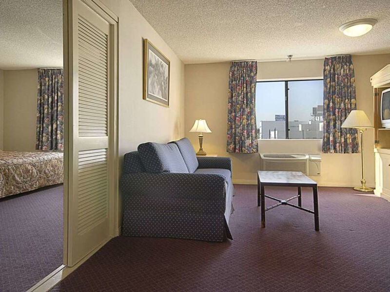 Ramada By Wyndham Los Angeles/Koreatown West