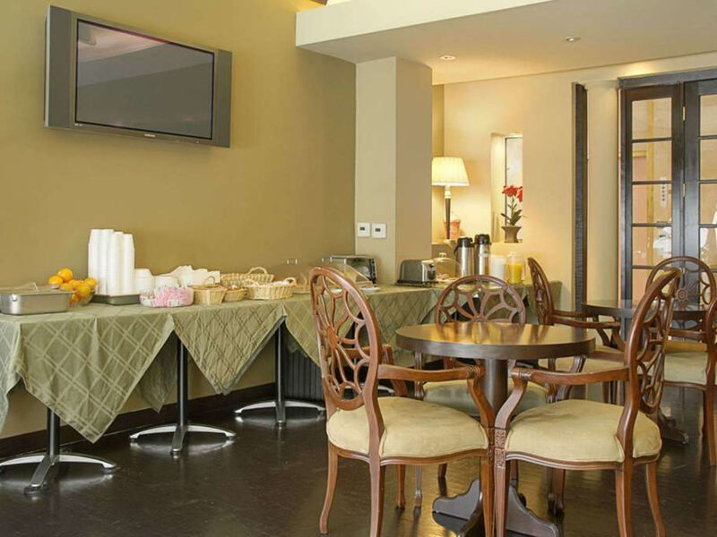 Ramada By Wyndham Los Angeles/Koreatown West