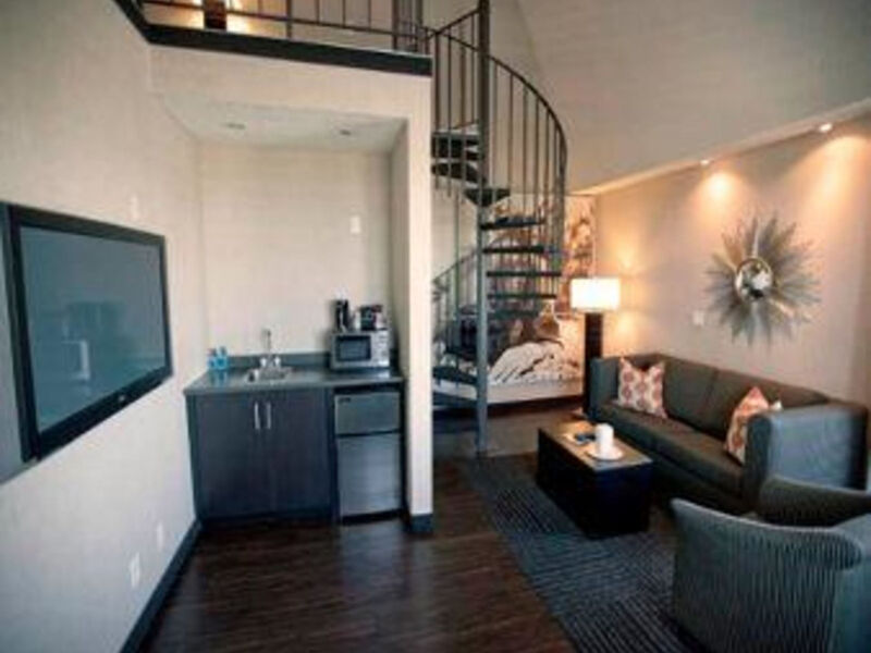 Ramada Plaza By Wyndham West Hollywood