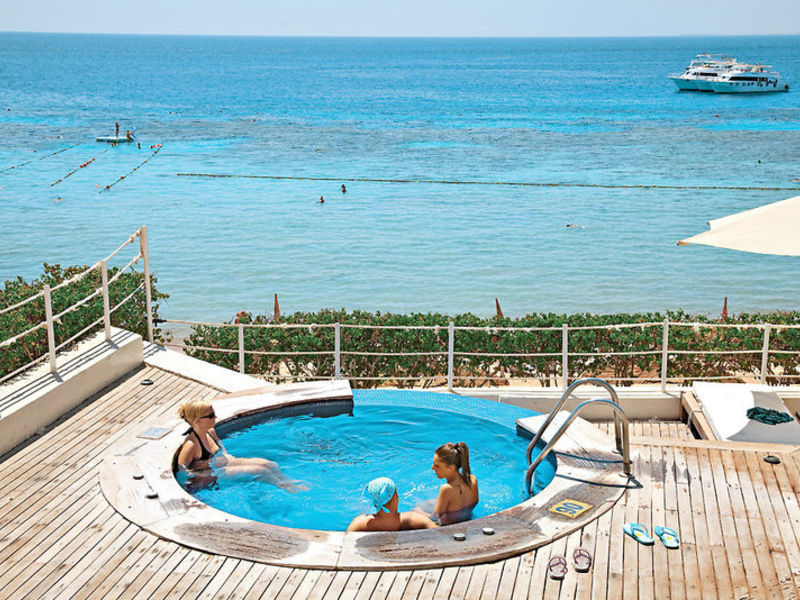 Reef Oasis Beach Resort