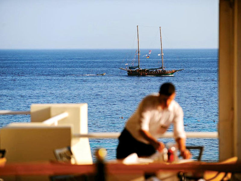 Reef Oasis Beach Resort