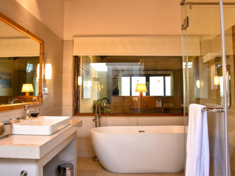 Reethi Faru Resort