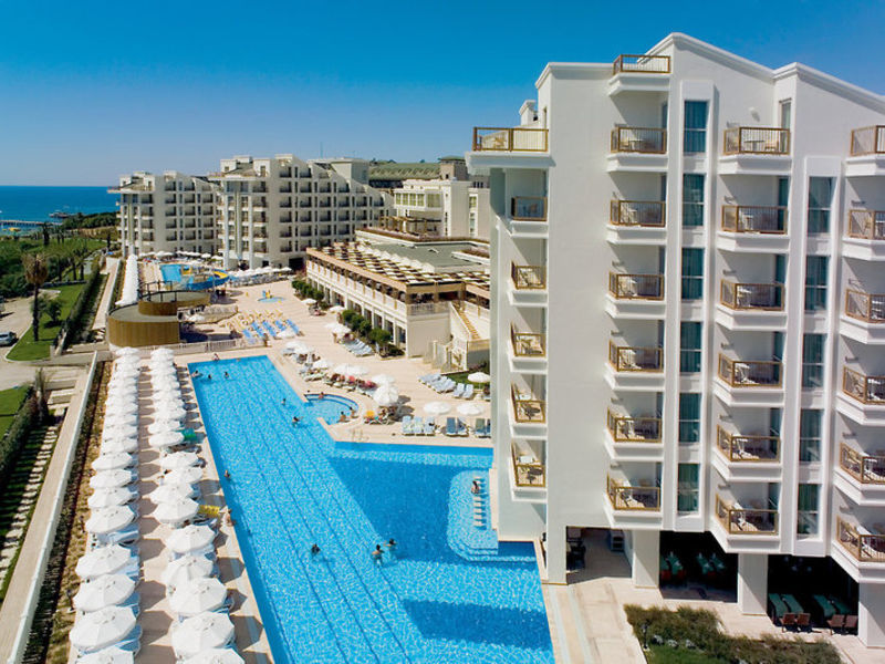 Royal Atlantis Resort & Spa