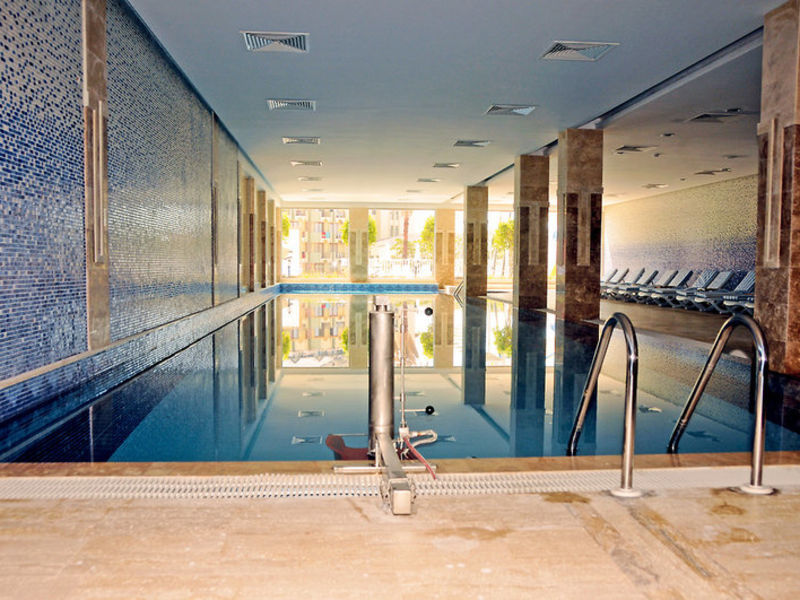 Royal Atlantis Resort & Spa
