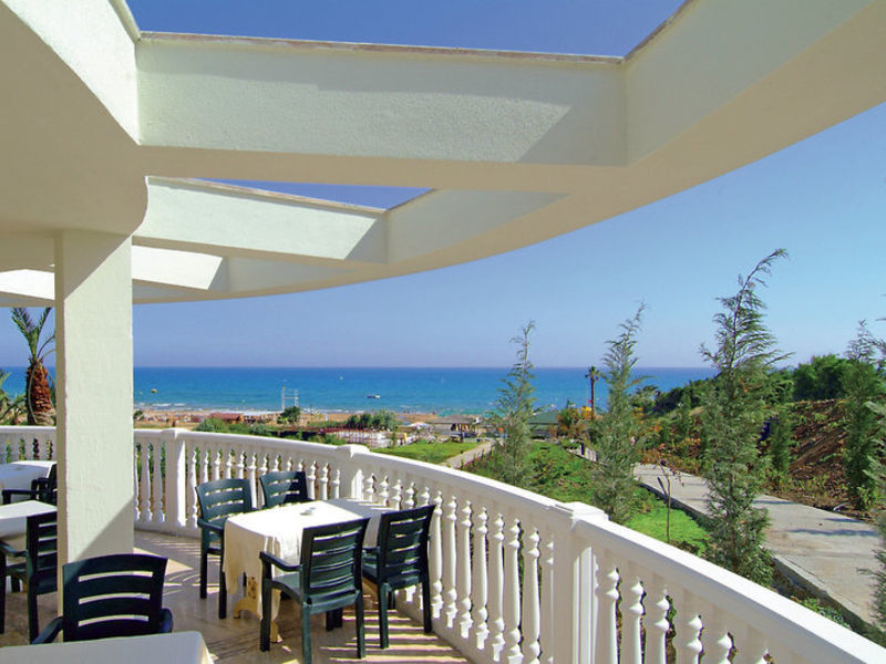 Royal Atlantis Resort & Spa