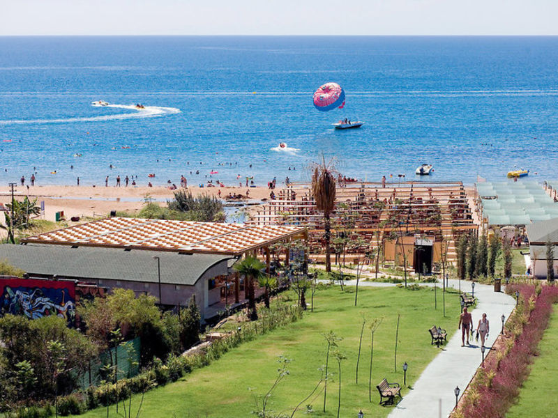 Royal Atlantis Resort & Spa