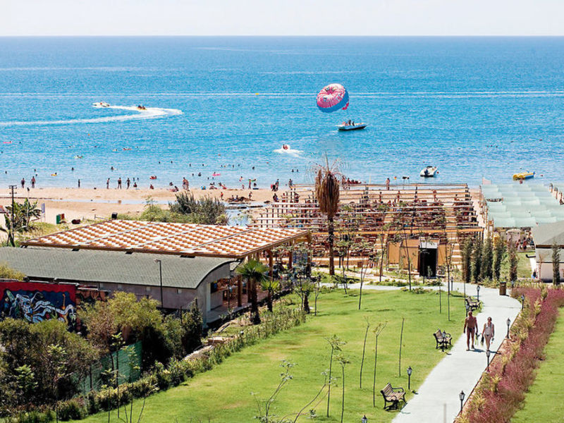 Royal Atlantis Resort & Spa
