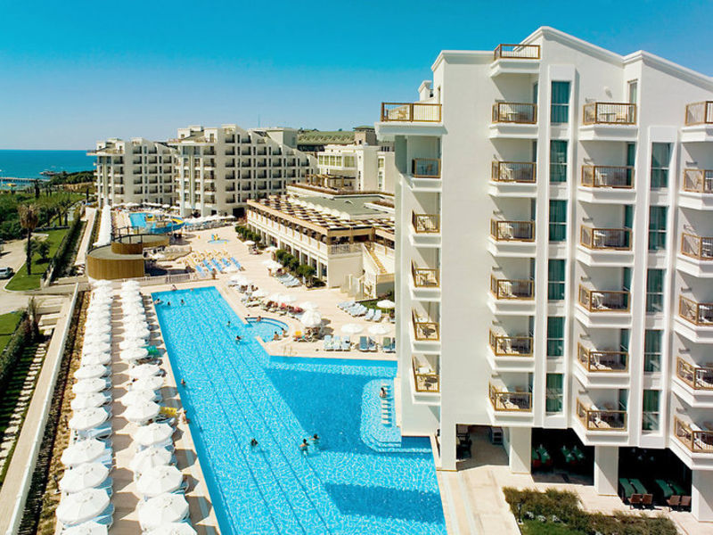 Royal Atlantis Resort & Spa