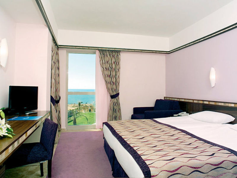 Royal Atlantis Resort & Spa