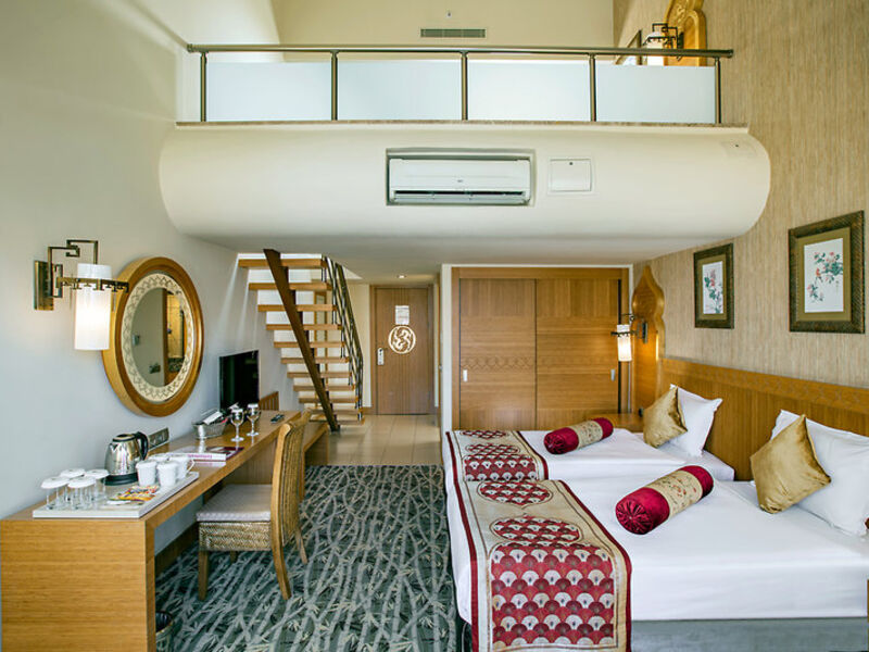 Royal Dragon Hotel