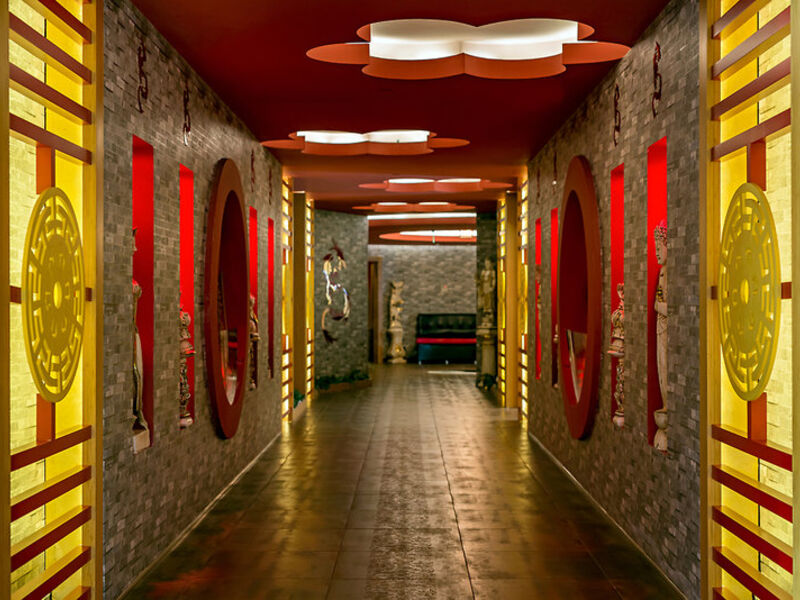 Royal Dragon Hotel