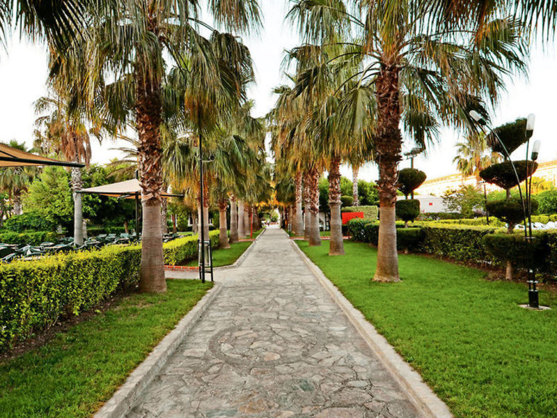 Royal Garden Suites