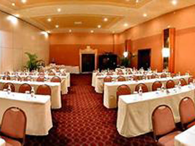 Royal Hideaway El Embajador
